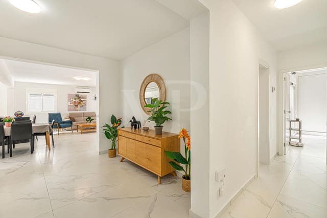 3 sovrum Hus till salu i Los Cristianos, Arona med pool - 1 295 000 € (Ref: 10088877)