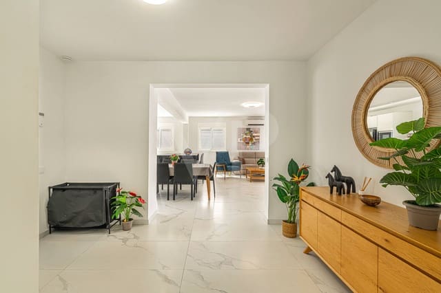 3 sovrum Hus till salu i Los Cristianos, Arona med pool - 1 295 000 € (Ref: 10088877)