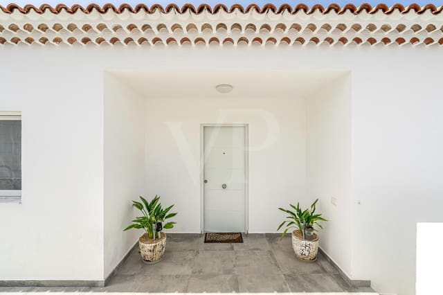 3 sovrum Hus till salu i Los Cristianos, Arona med pool - 1 295 000 € (Ref: 10088877)