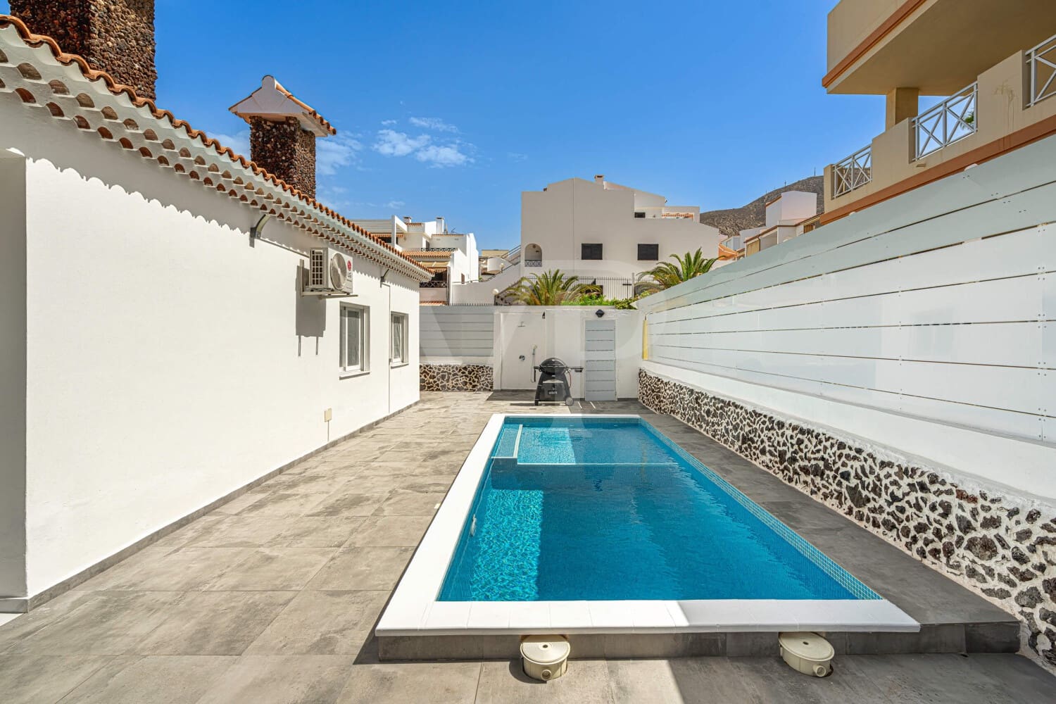 3 sovrum Hus till salu i Los Cristianos med pool - 1 295 000 € (Ref: 10088877)