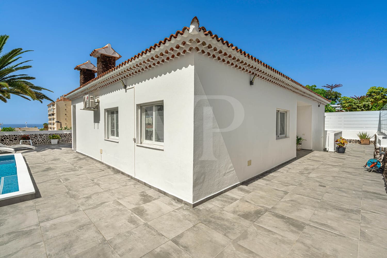 3 sovrum Hus till salu i Los Cristianos med pool - 1 295 000 € (Ref: 10088877)