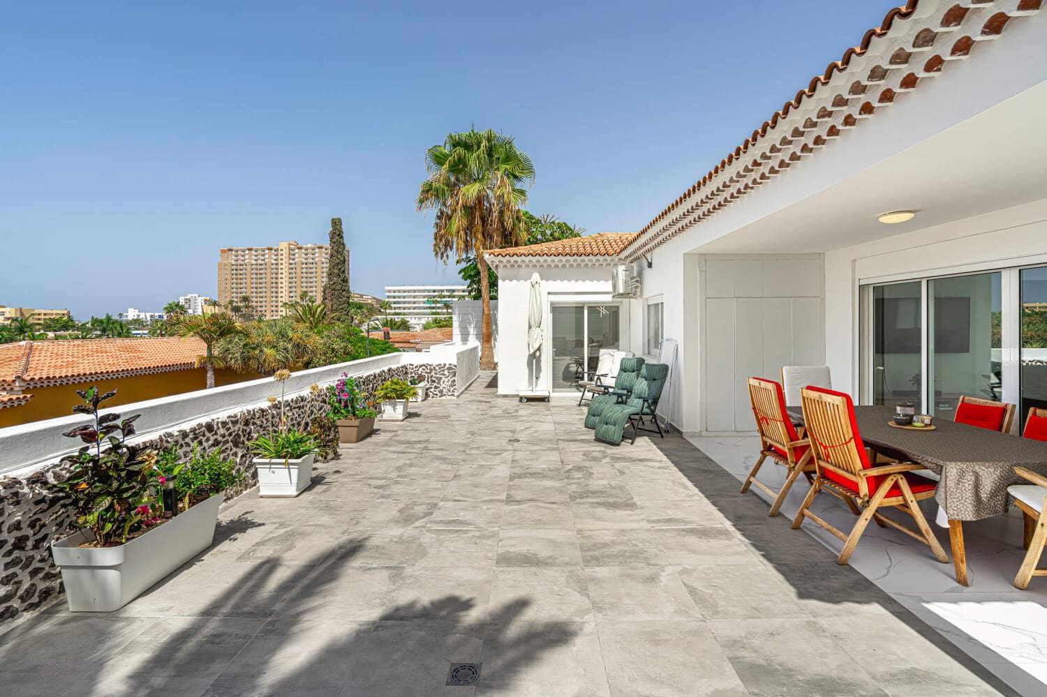 3 sovrum Hus till salu i Los Cristianos med pool - 1 295 000 € (Ref: 10088877)