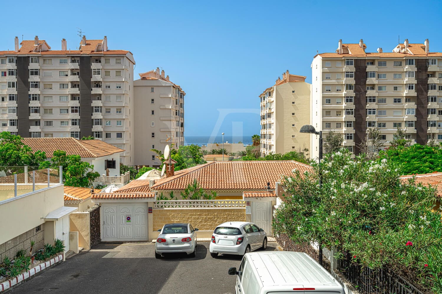 3 sovrum Hus till salu i Los Cristianos med pool - 1 295 000 € (Ref: 10088877)