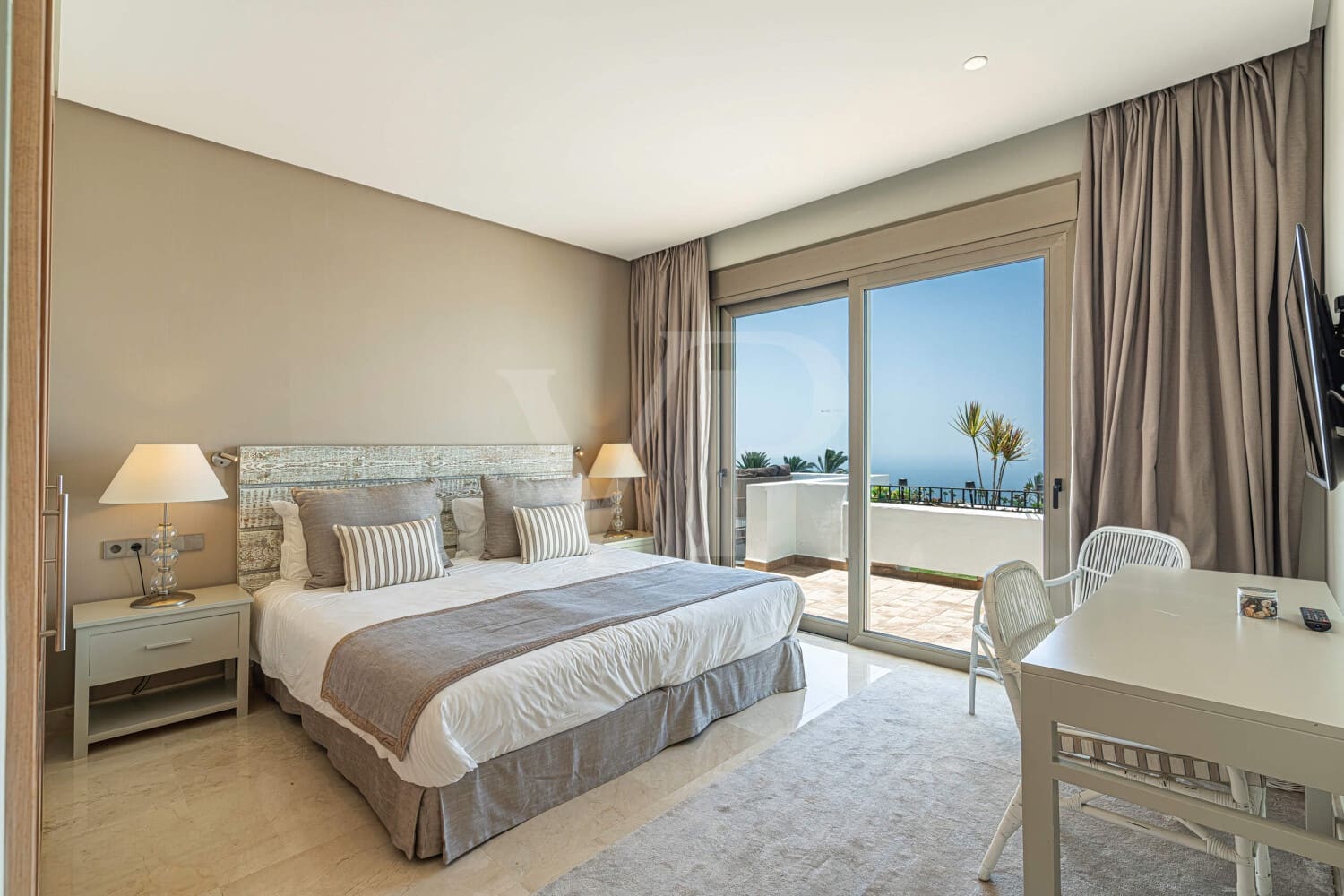 3 chambre Penthouse à vendre à Guia de Isora avec piscine - 1 599 000 € (Ref: 10099681)