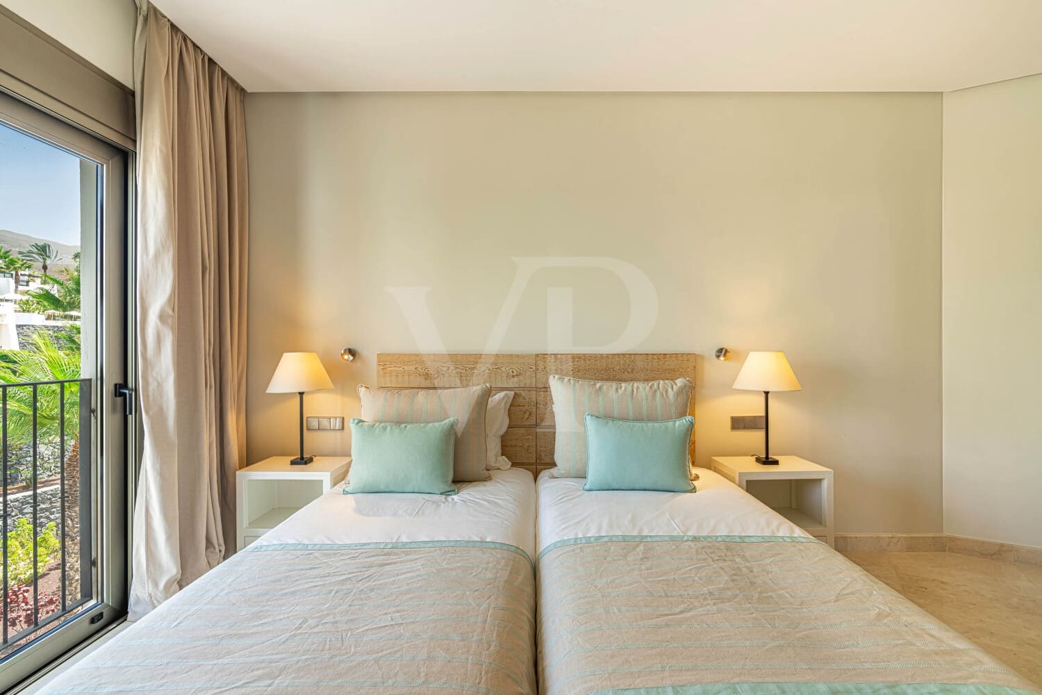 3 chambre Penthouse à vendre à Guia de Isora avec piscine - 1 599 000 € (Ref: 10099681)