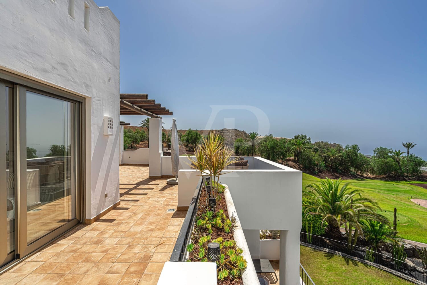 3 chambre Penthouse à vendre à Guia de Isora avec piscine - 1 599 000 € (Ref: 10099681)