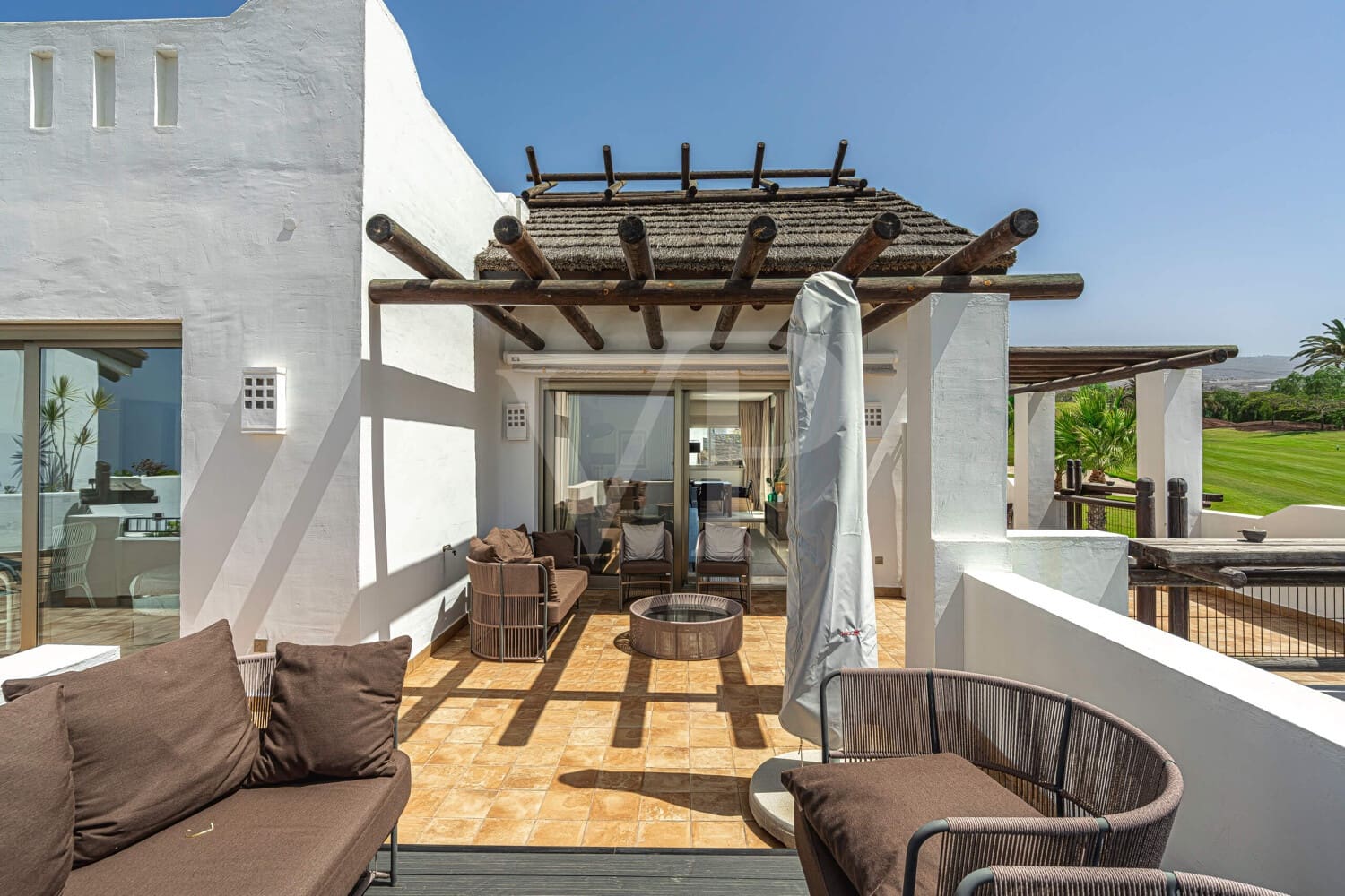3 chambre Penthouse à vendre à Guia de Isora avec piscine - 1 599 000 € (Ref: 10099681)