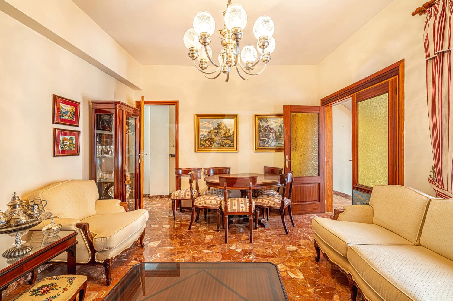 6 bedroom Townhouse for sale in Guia de Isora with garage - € 450,000 (Ref: 10118810)