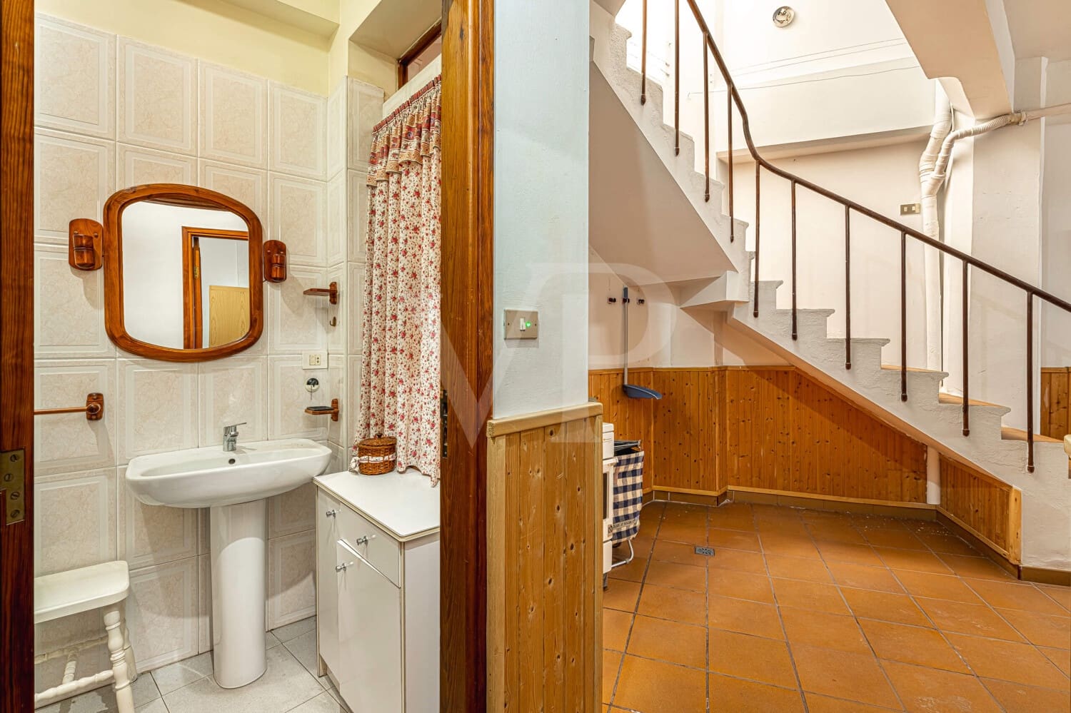 6 bedroom Townhouse for sale in Guia de Isora with garage - € 450,000 (Ref: 10118810)