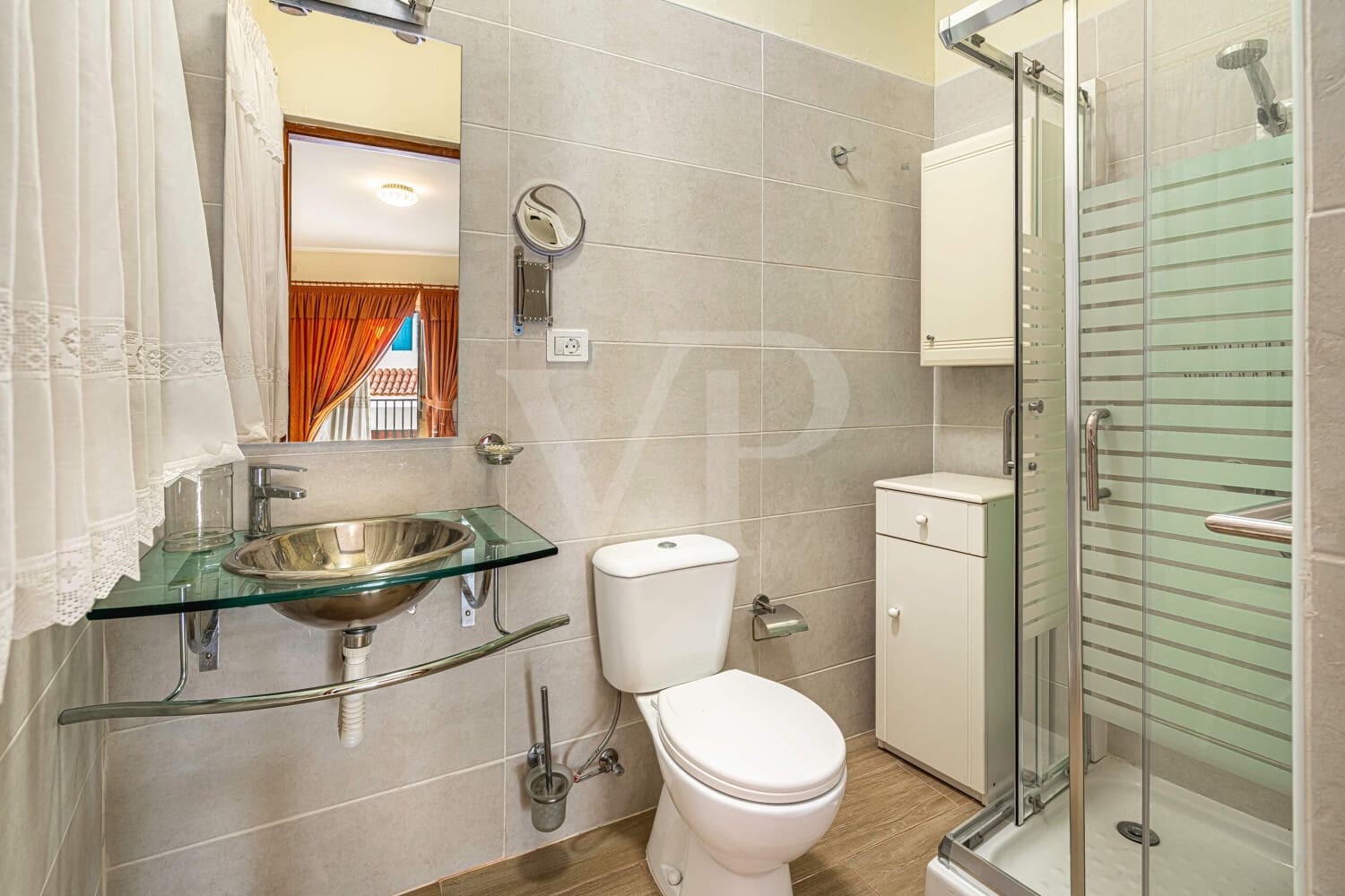 6 bedroom Townhouse for sale in Guia de Isora with garage - € 450,000 (Ref: 10118810)