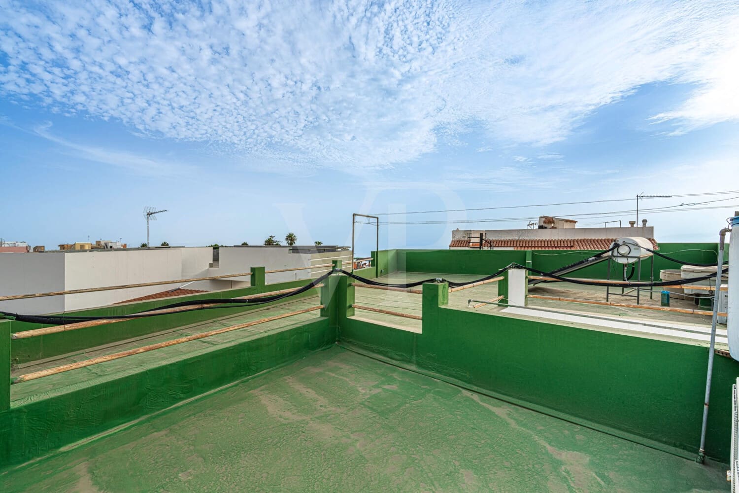 6 bedroom Townhouse for sale in Guia de Isora with garage - € 450,000 (Ref: 10118810)