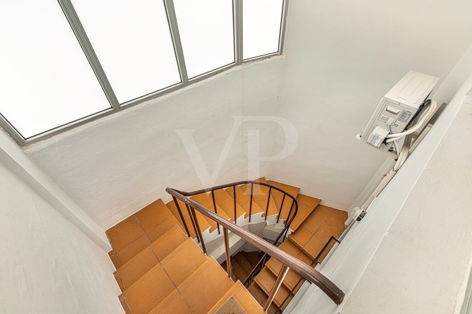 6 bedroom Townhouse for sale in Guia de Isora with garage - € 450,000 (Ref: 10118810)