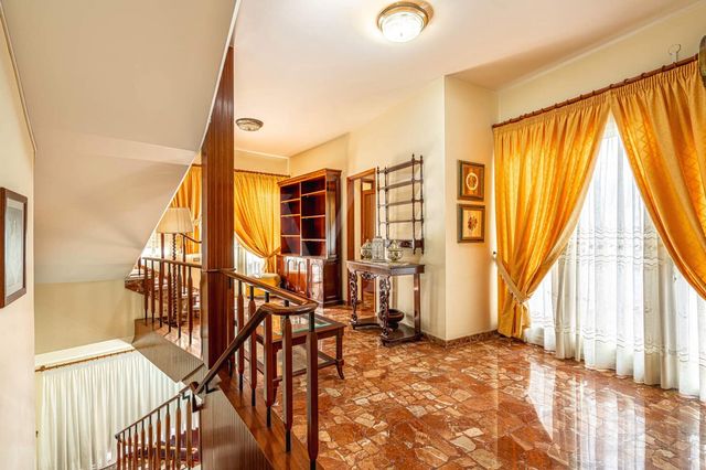 6 bedroom Townhouse for sale in Guía de Isora with garage - € 450,000 (Ref: 10118810)
