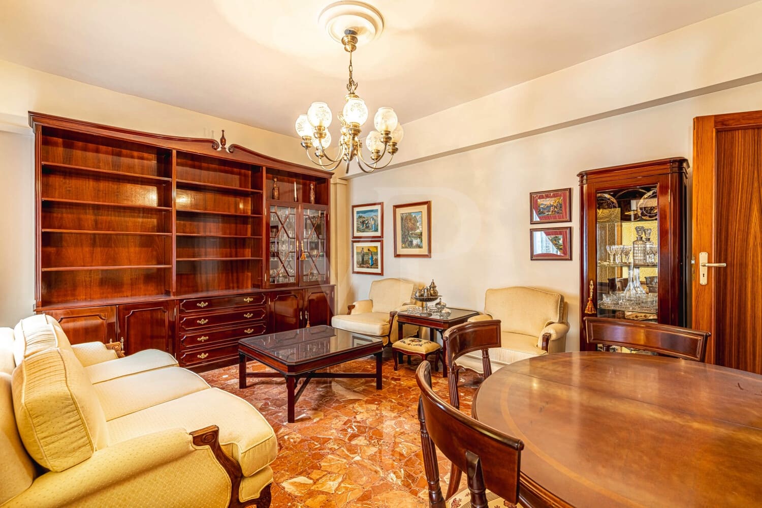 6 bedroom Townhouse for sale in Guia de Isora with garage - € 450,000 (Ref: 10118810)
