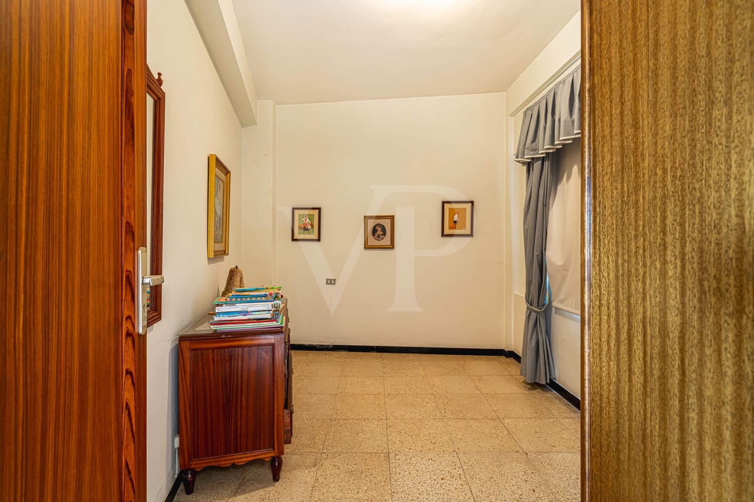 6 bedroom Townhouse for sale in Guia de Isora with garage - € 450,000 (Ref: 10118810)