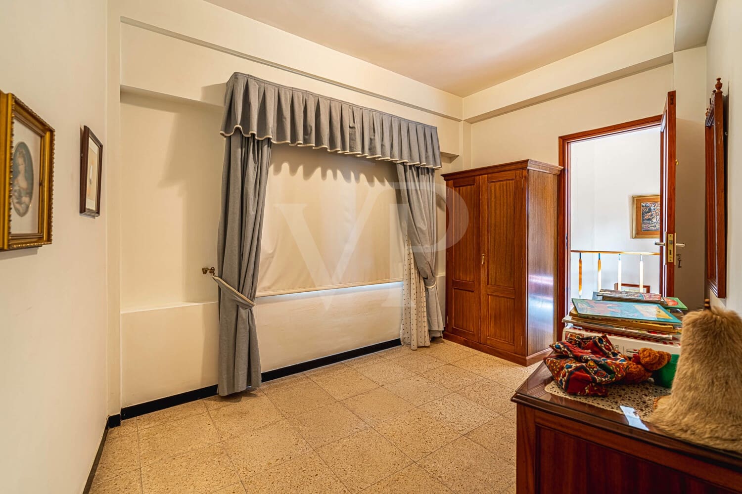6 bedroom Townhouse for sale in Guia de Isora with garage - € 450,000 (Ref: 10118810)