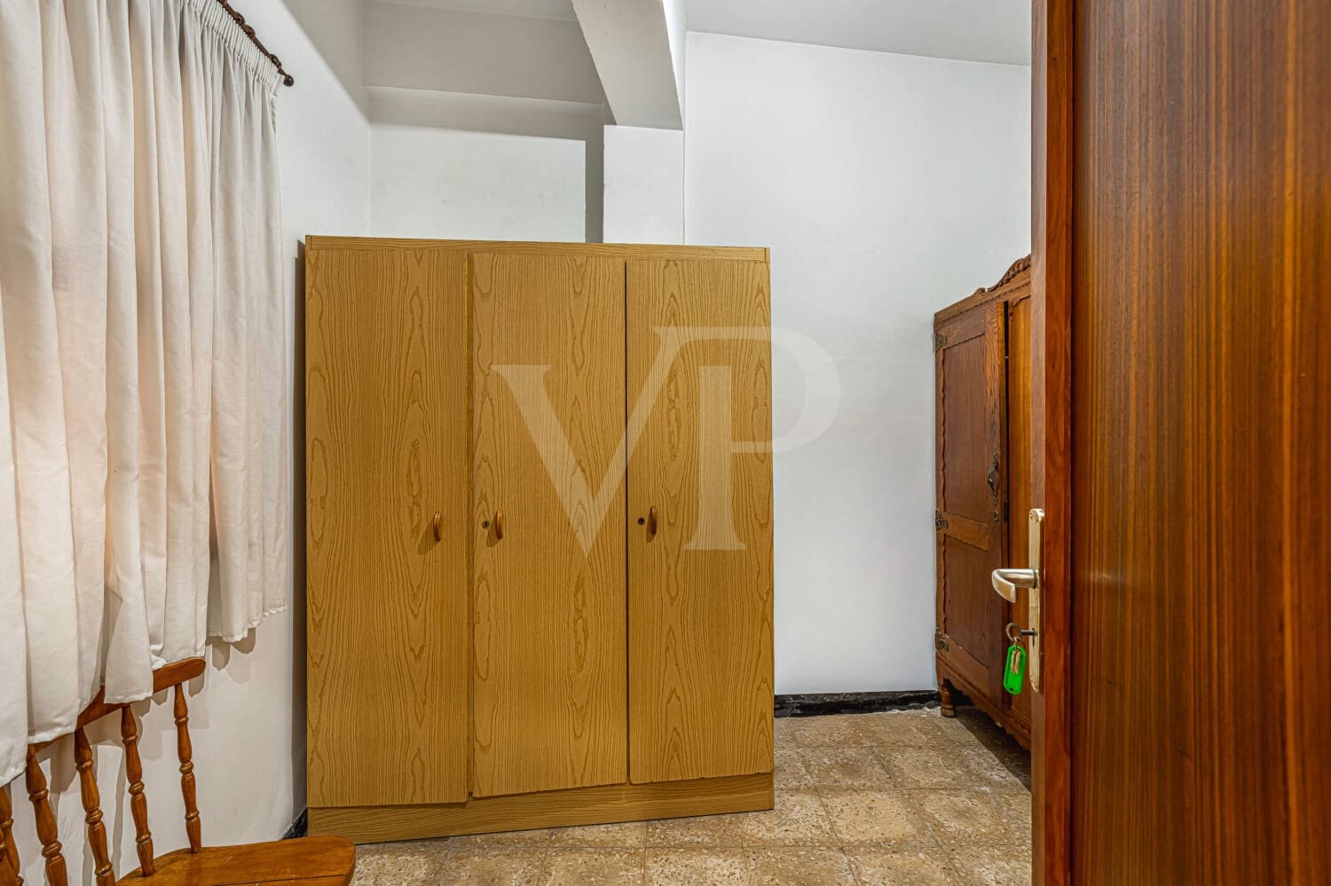 6 bedroom Townhouse for sale in Guia de Isora with garage - € 450,000 (Ref: 10118810)