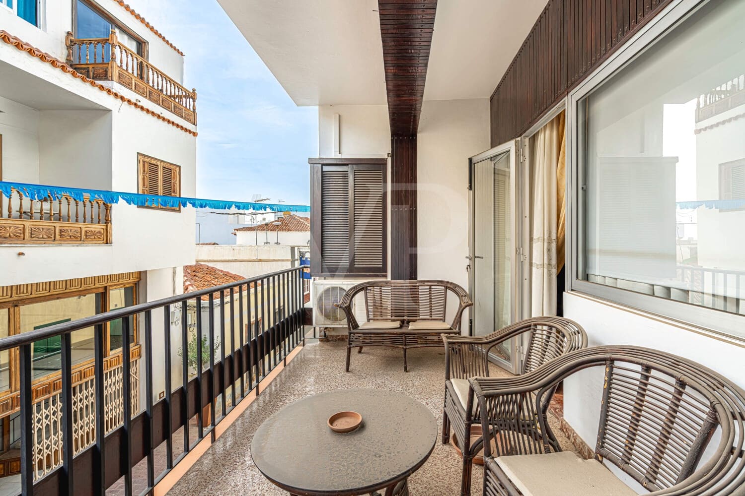 6 bedroom Townhouse for sale in Guia de Isora with garage - € 450,000 (Ref: 10118810)