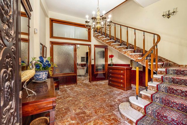 6 bedroom Townhouse for sale in Guía de Isora with garage - € 450,000 (Ref: 10118810)