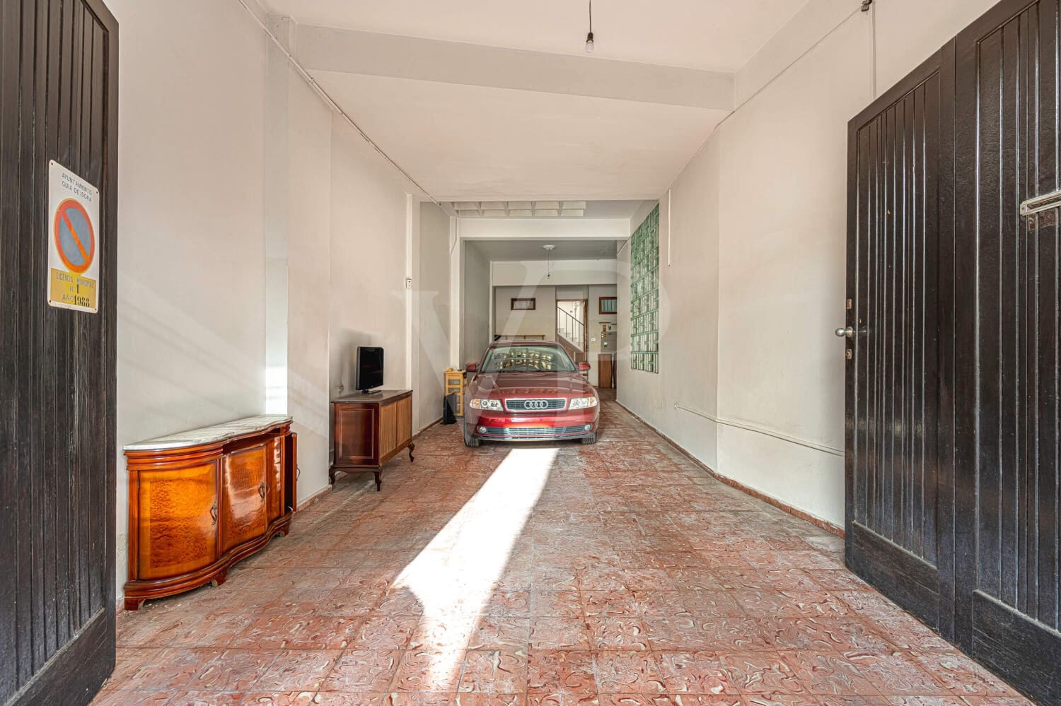 6 bedroom Townhouse for sale in Guia de Isora with garage - € 450,000 (Ref: 10118810)