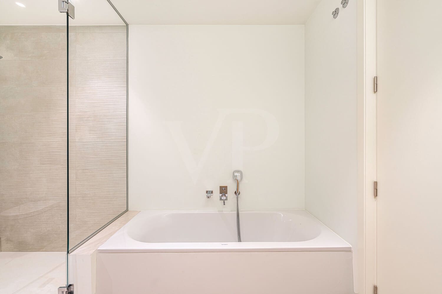 3 sovrum Villa till salu i Guia de Isora med pool garage - 1 700 000 € (Ref: 10128242)