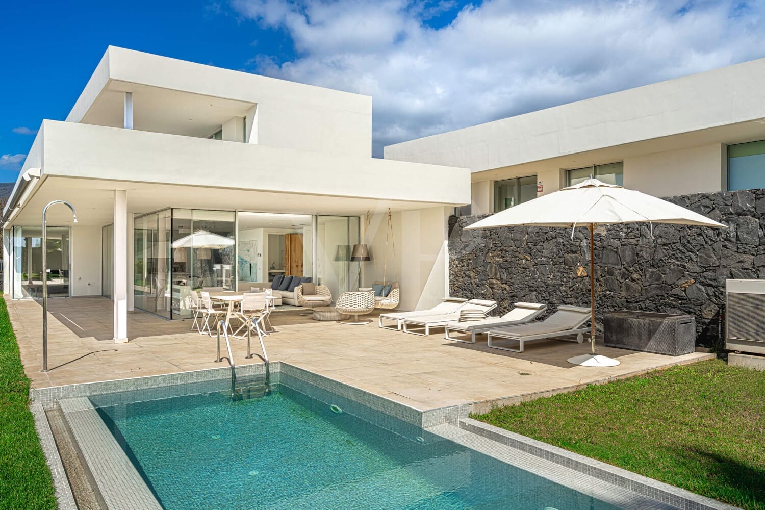 3 sovrum Villa till salu i Guia de Isora med pool garage - 1 700 000 € (Ref: 10128242)