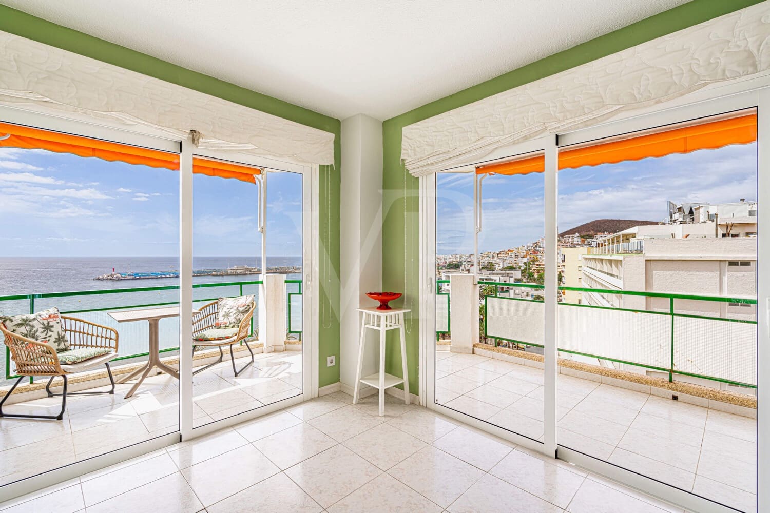 1 Zimmer Wohnung zu verkaufen in Los Cristianos mit Pool - 395.000 € (Ref: 10139184)