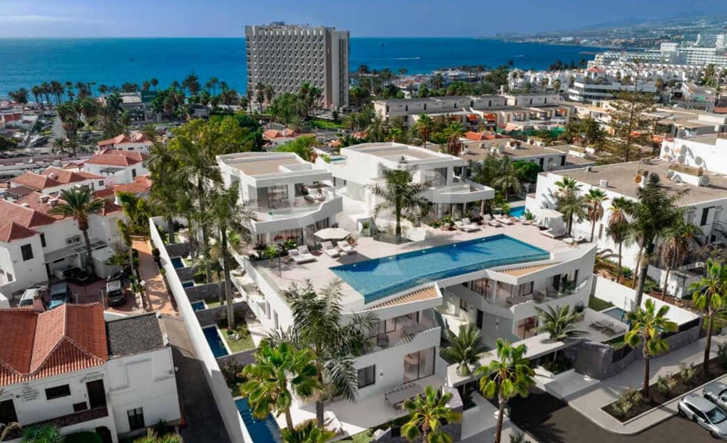 1 bedroom Penthouse for sale in Los Cristianos with pool garage - € 682,764 (Ref: 10176384)