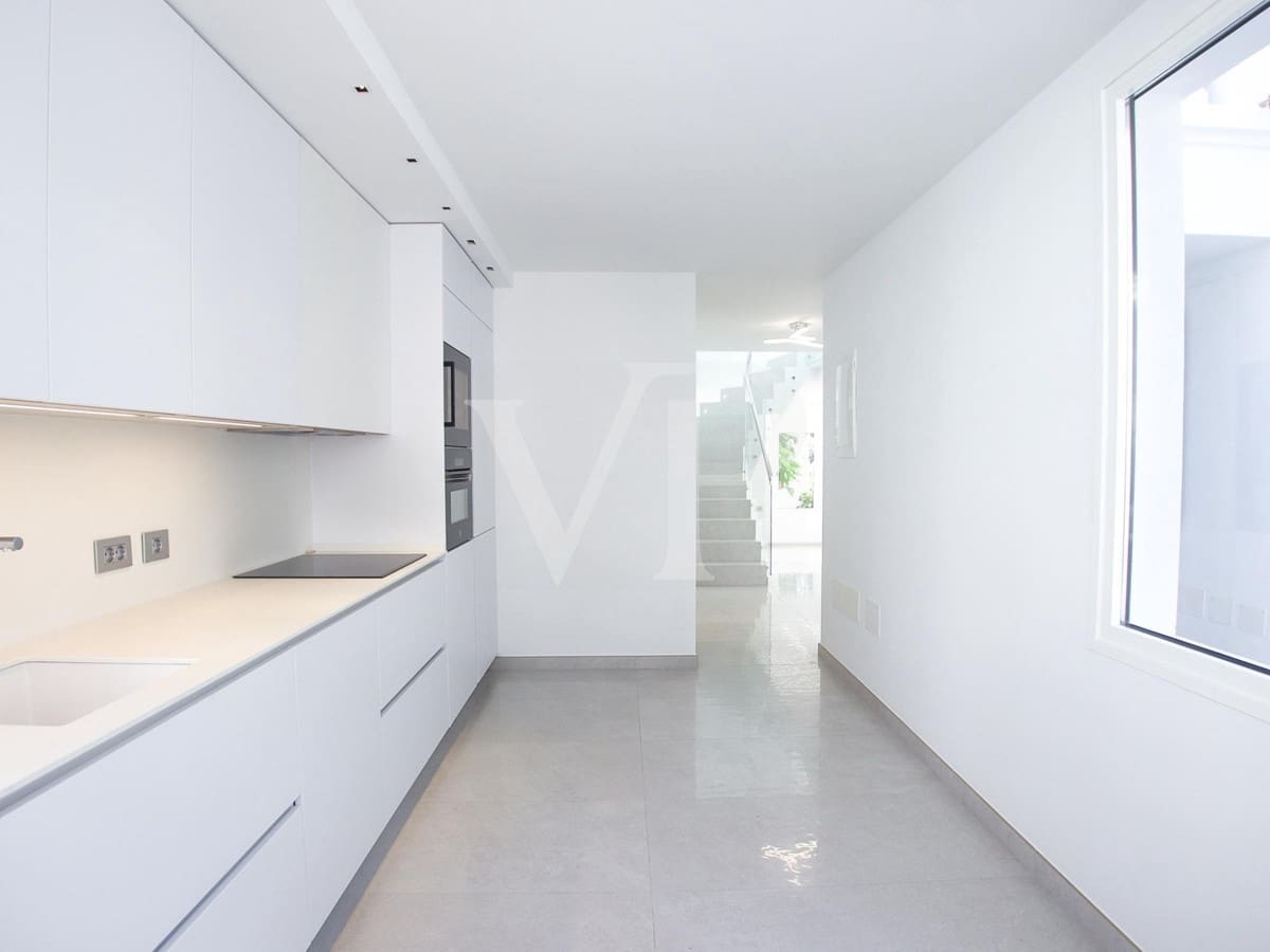 3 soveværelse Rækkehus til salg i Fanabe med swimmingpool - € 1.400.000 (Ref: 7049141)