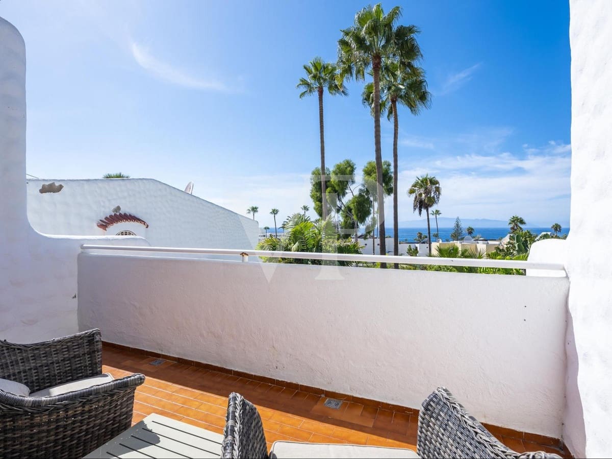 6 soveværelse Villa til salg i Playa de las Americas med swimmingpool - € 2.500.000 (Ref: 7190329)