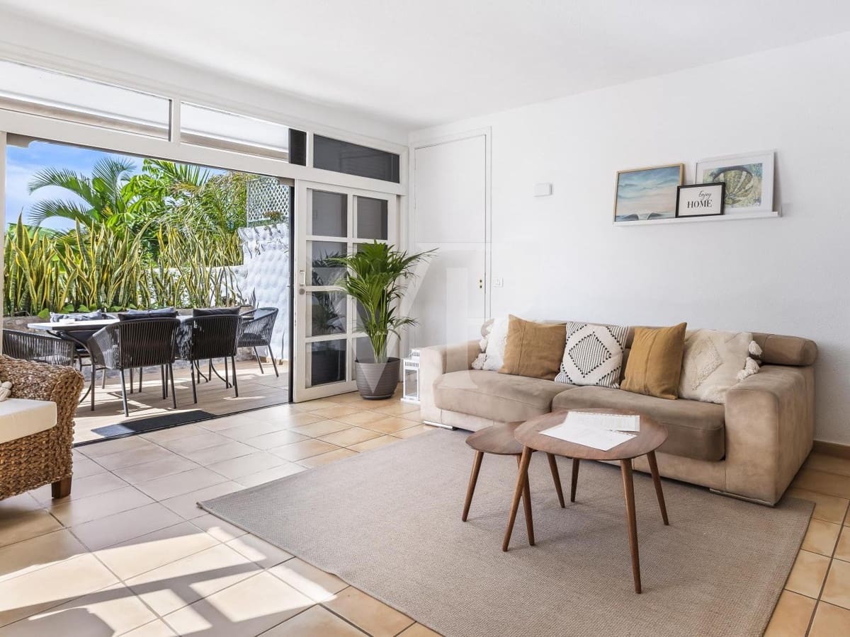 6 soveværelse Villa til salg i Playa de las Americas med swimmingpool - € 2.500.000 (Ref: 7190329)