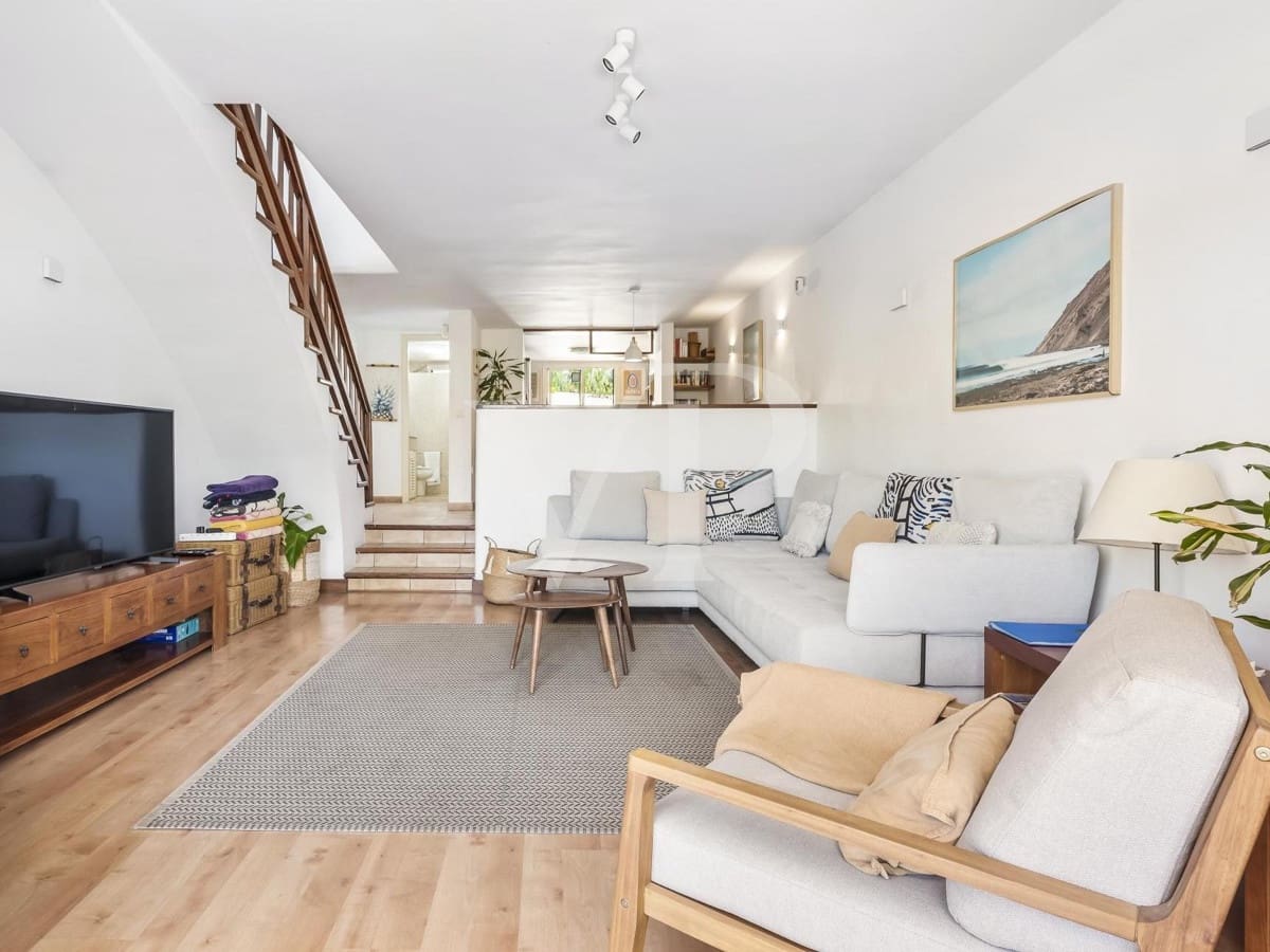 6 soveværelse Villa til salg i Playa de las Americas med swimmingpool - € 2.500.000 (Ref: 7190329)