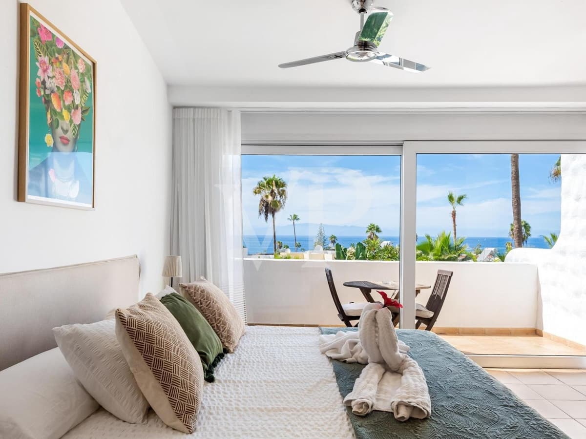 6 soveværelse Villa til salg i Playa de las Americas med swimmingpool - € 2.500.000 (Ref: 7190329)