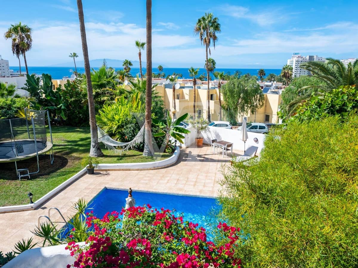 6 soveværelse Villa til salg i Playa de las Americas med swimmingpool - € 2.500.000 (Ref: 7190329)
