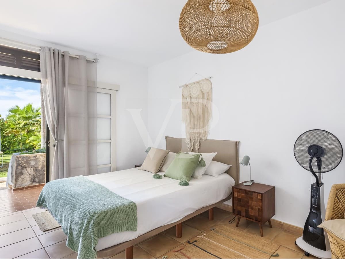 6 soveværelse Villa til salg i Playa de las Americas med swimmingpool - € 2.500.000 (Ref: 7190329)