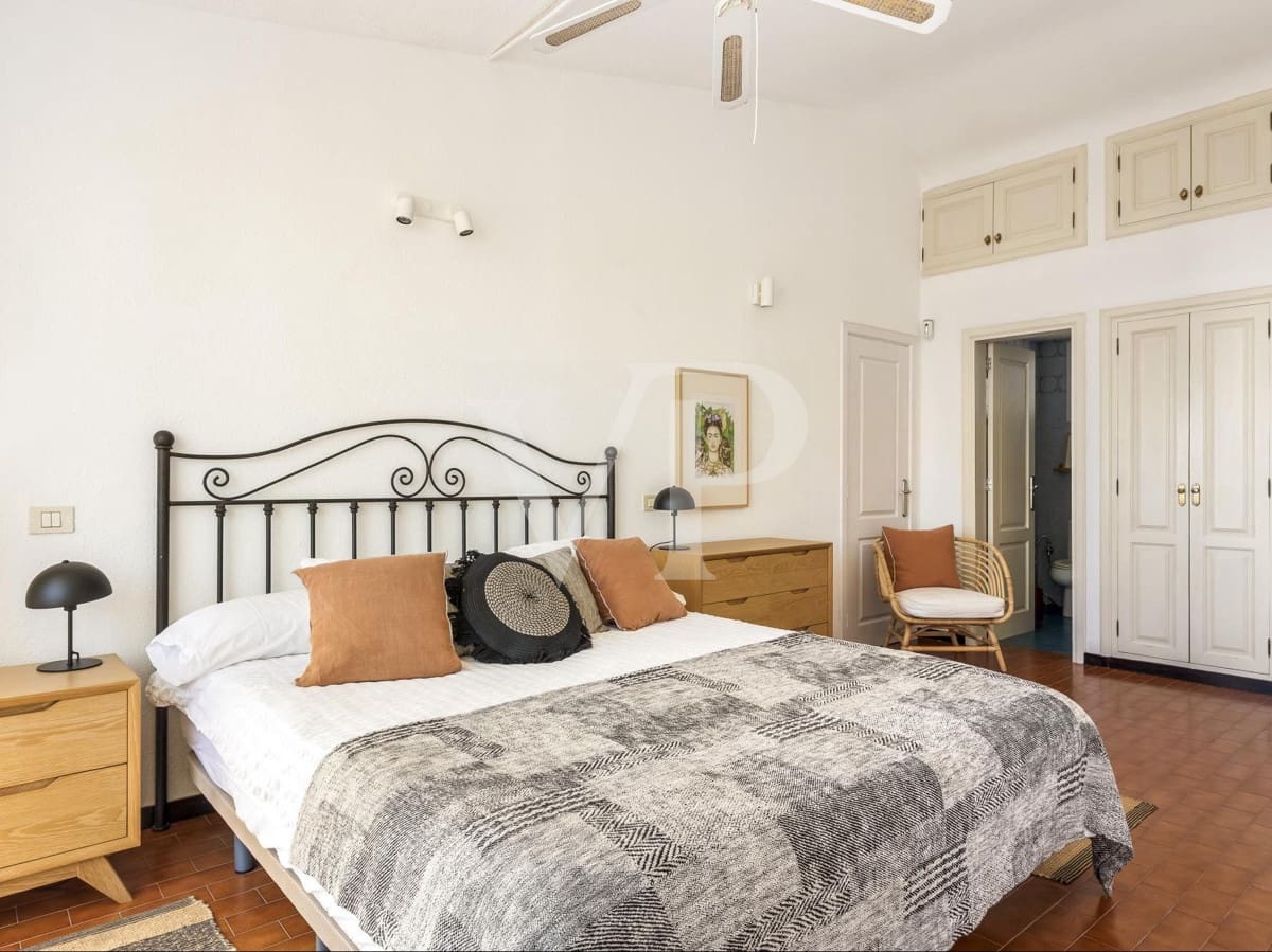 6 soveværelse Villa til salg i Playa de las Americas med swimmingpool - € 2.500.000 (Ref: 7190329)