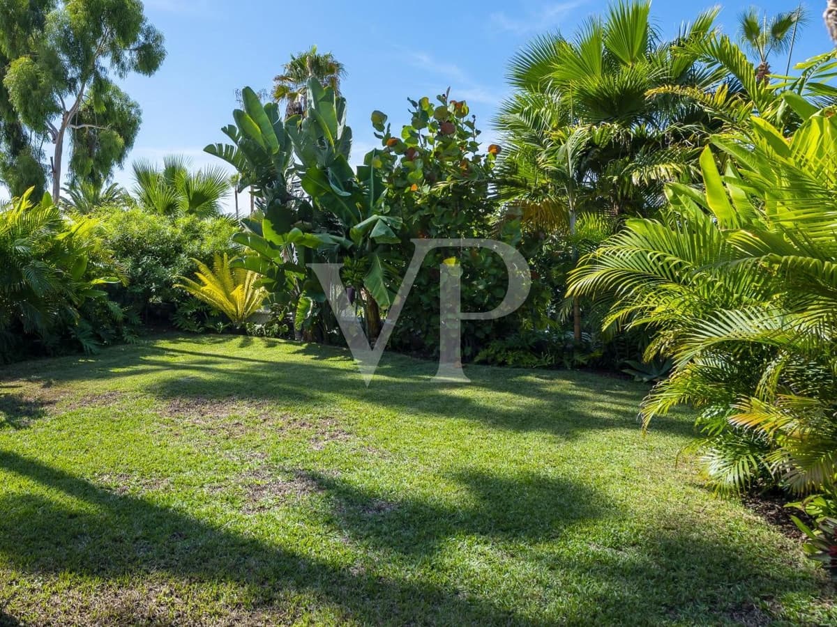 6 soveværelse Villa til salg i Playa de las Americas med swimmingpool - € 2.500.000 (Ref: 7190329)