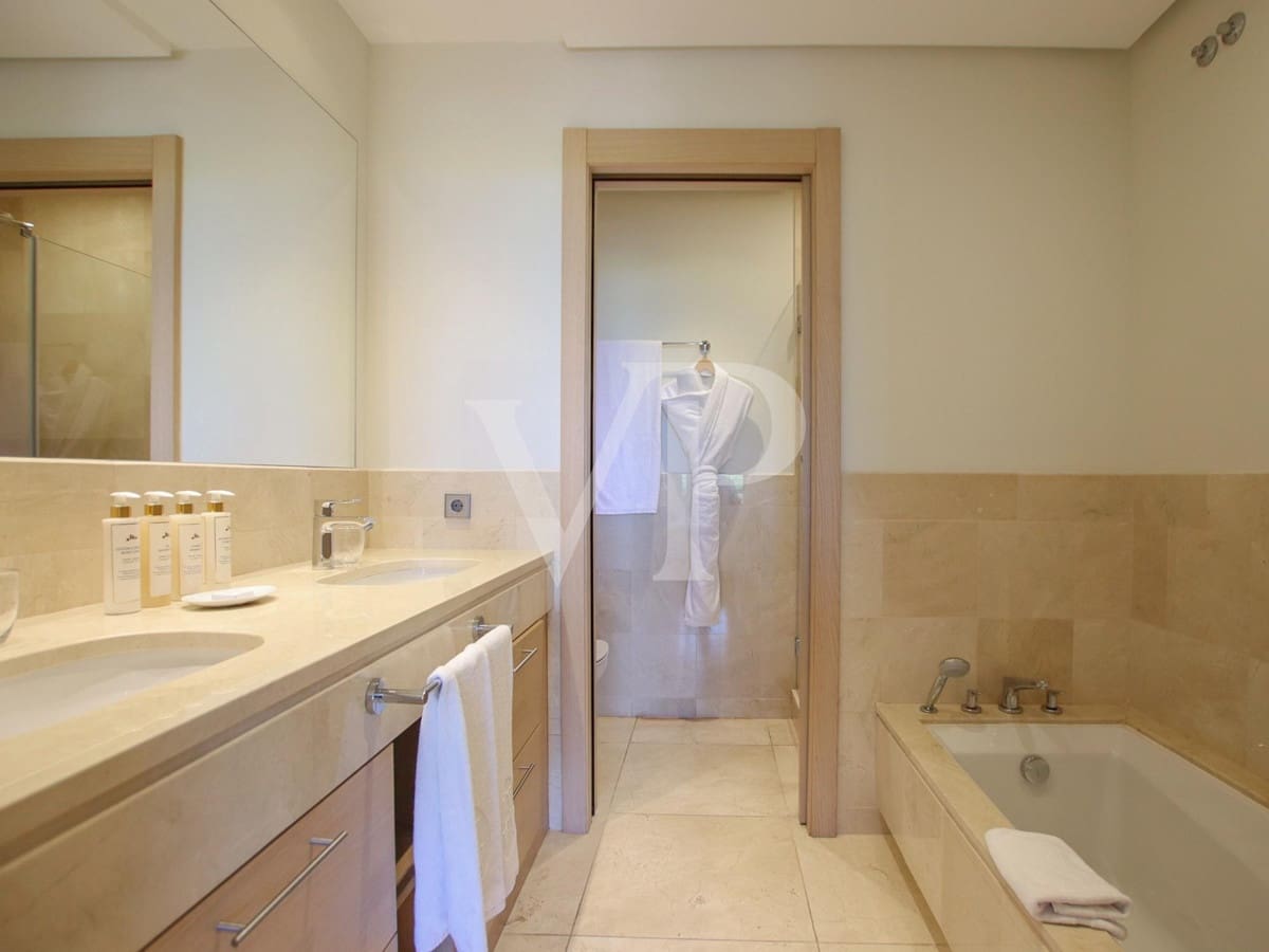 2 slaapkamer Flat te koop in Playa San Juan met zwembad - € 725.000 (Ref: 7573686)