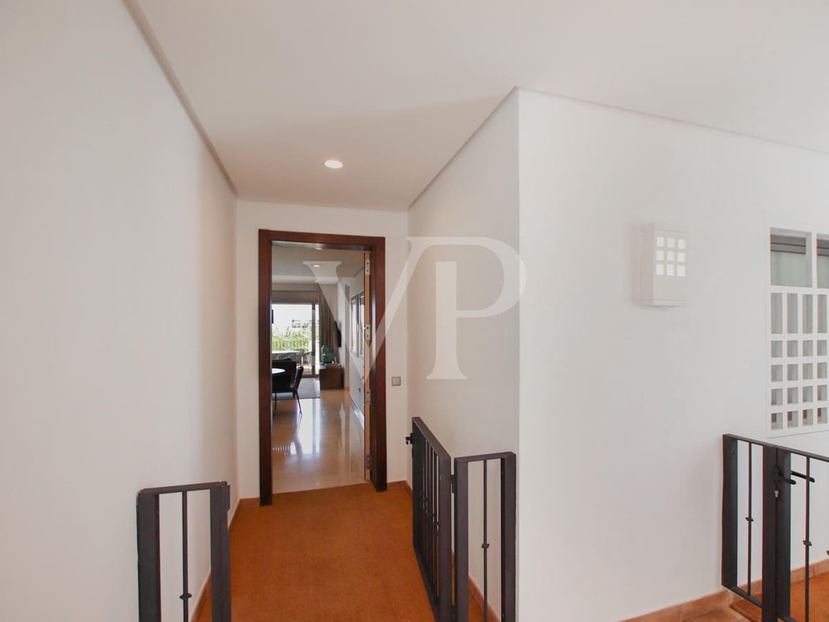 2 slaapkamer Flat te koop in Playa San Juan met zwembad - € 725.000 (Ref: 7573686)