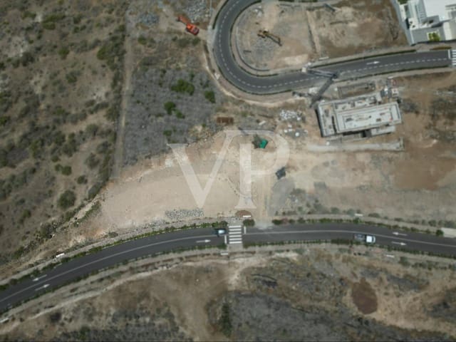 Grunde uden byggetilladelser til salg i Guía de Isora - € 2.450.000 (Ref: 7678264)