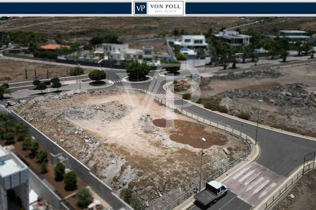 Undeveloped Land for sale in Playa del Duque, Adeje - € 2,650,000 (Ref: 7686868)
