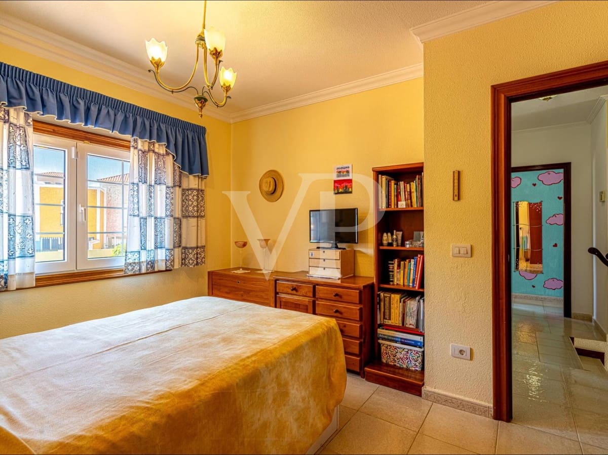 3 chambre Maison de Ville à vendre à Adeje avec piscine - 1 250 000 € (Ref: 7750582)