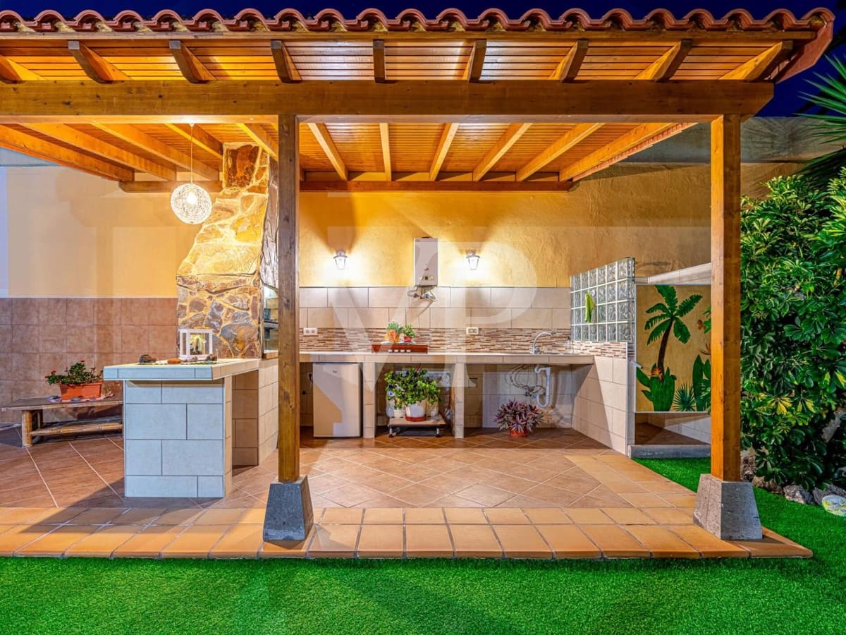 3 chambre Maison de Ville à vendre à Adeje avec piscine - 1 250 000 € (Ref: 7750582)