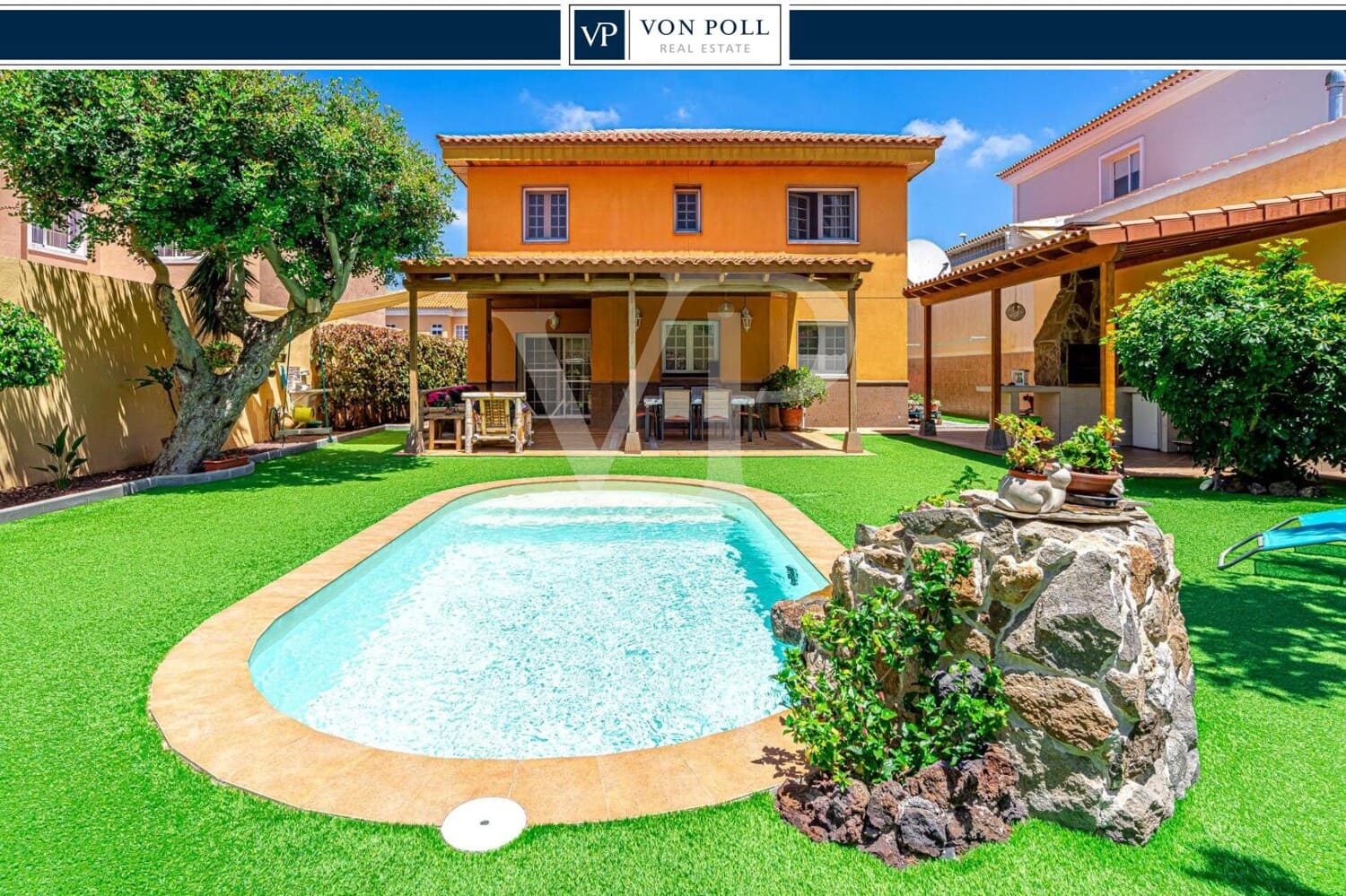 3 chambre Maison de Ville à vendre à Adeje avec piscine - 1 250 000 € (Ref: 7750582)