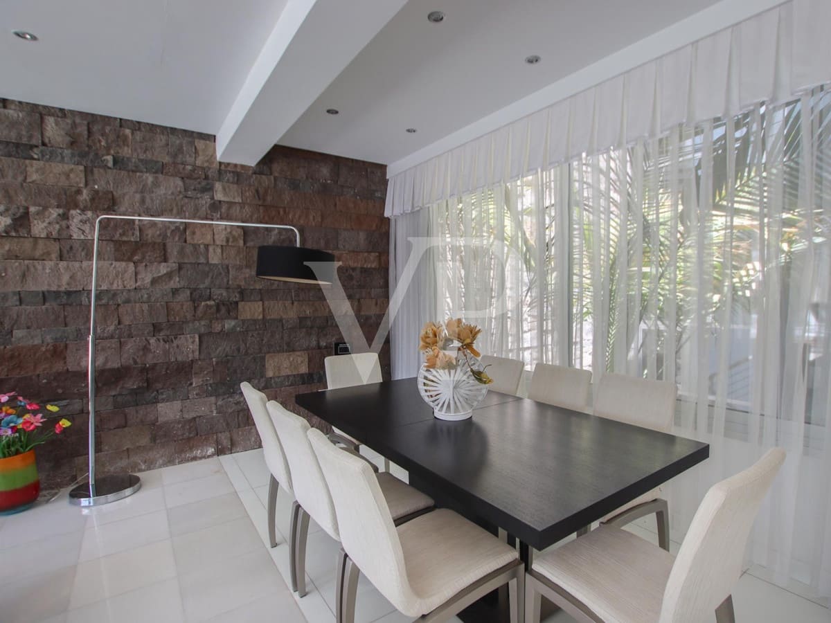 5 soverom Villa til salgs i Adeje med svømmebasseng - € 3 200 000 (Ref: 7803937)