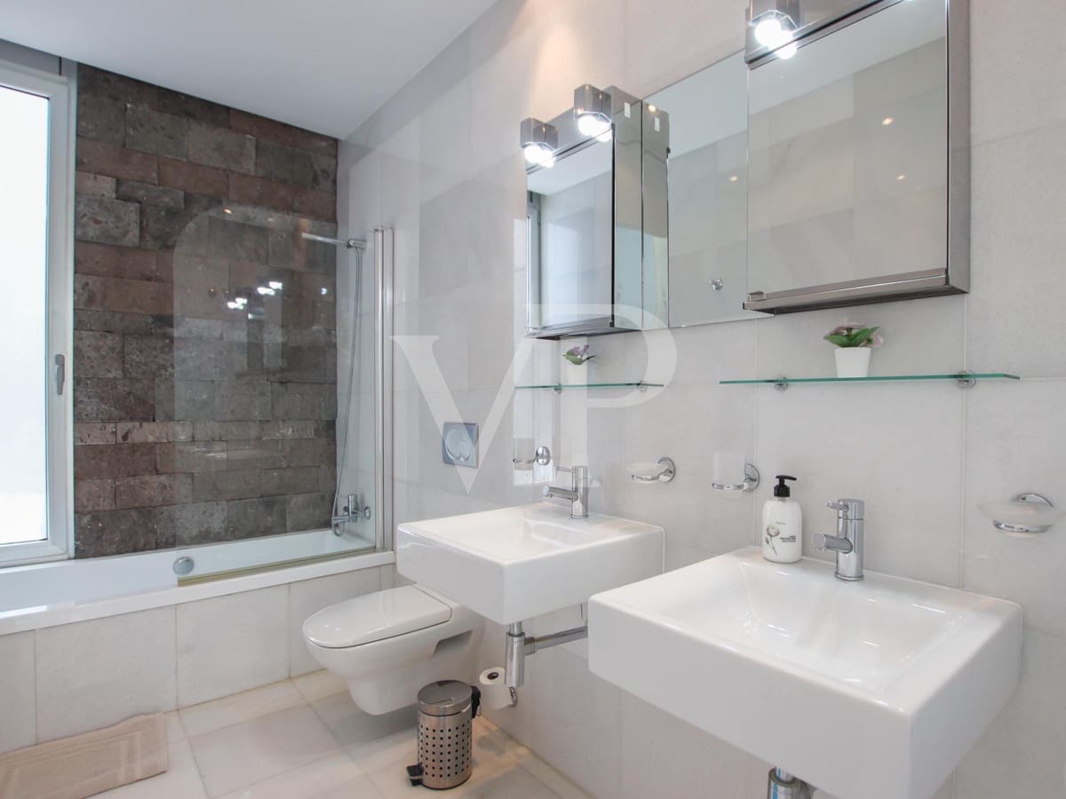 5 soverom Villa til salgs i Adeje med svømmebasseng - € 3 200 000 (Ref: 7803937)