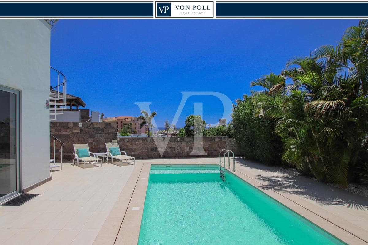 5 soveværelse Villa til salg i Playa del Duque med swimmingpool - € 3.200.000 (Ref: 7803937)