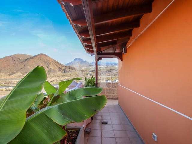 4 soveværelse Villa til salg i Los Cristianos, Arona med swimmingpool - € 795.000 (Ref: 7854159)