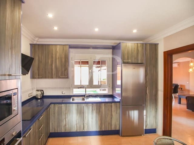 4 soveværelse Villa til salg i Los Cristianos, Arona med swimmingpool - € 795.000 (Ref: 7854159)