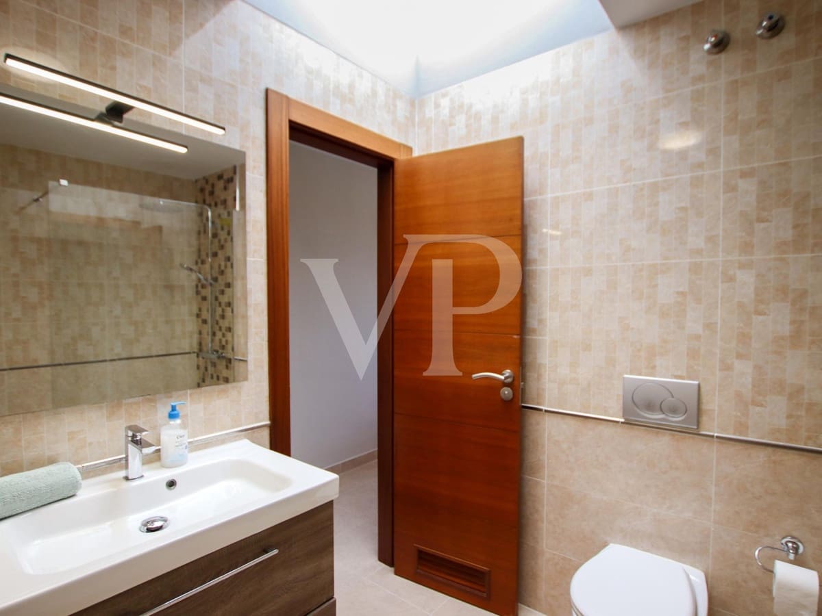 4 soveværelse Villa til salg i Los Cristianos med swimmingpool - € 795.000 (Ref: 7854159)